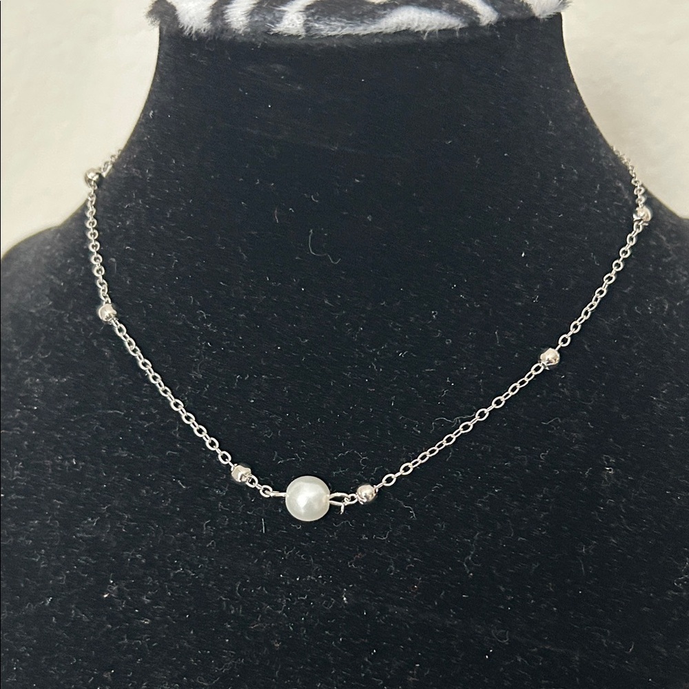 Sophisticated Silver Pearl Necklace NWOT